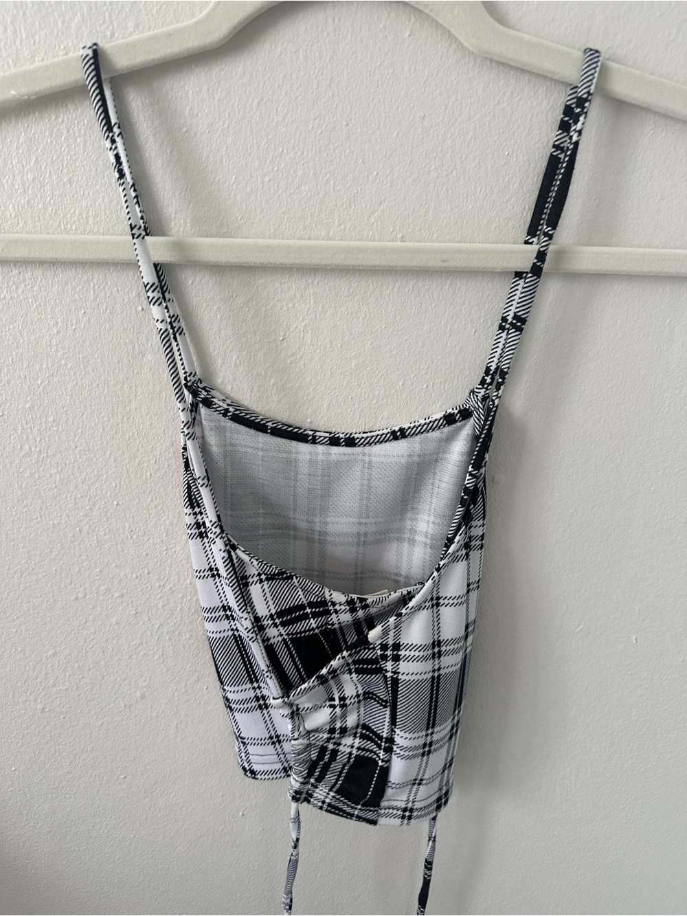 La Hearts Black & White Plaid Crop Cami with Spaghetti Straps - Picture 3 of 6